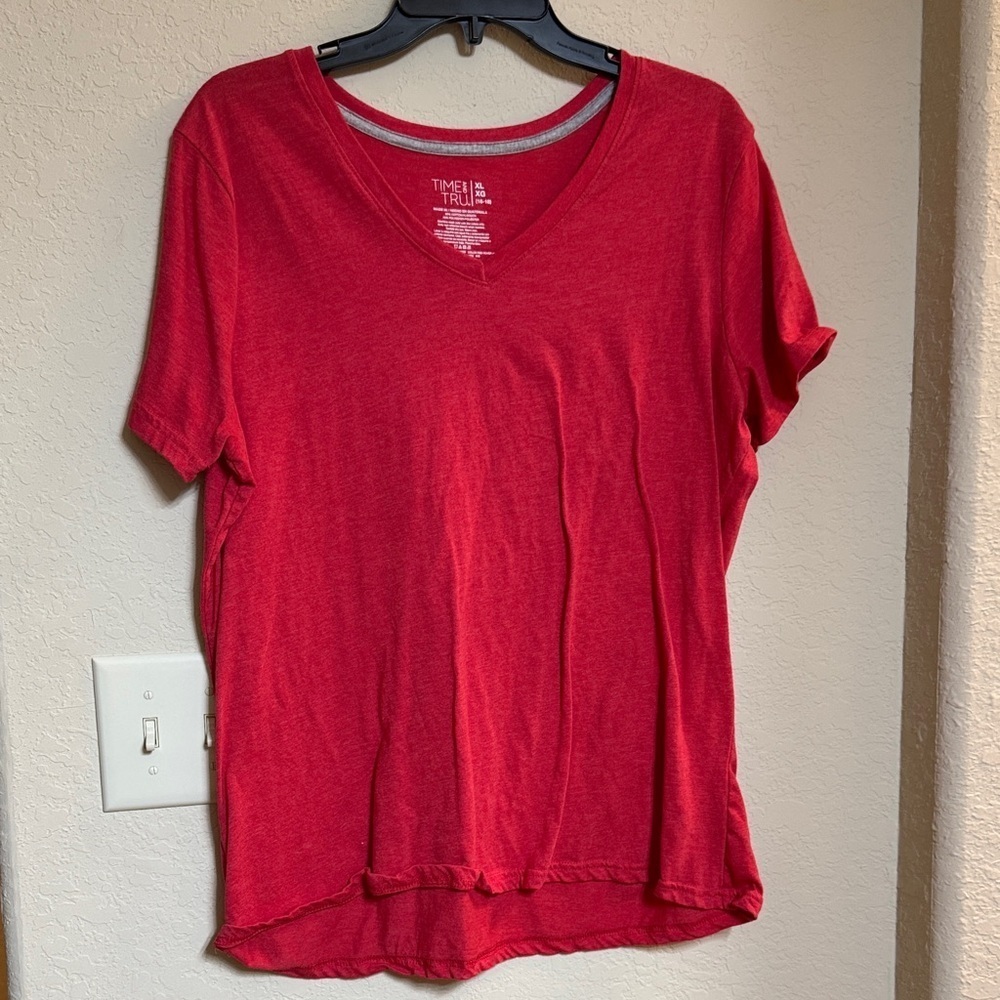 Time and Tru Women's Bright Red Short Sleeve Tee Size XL